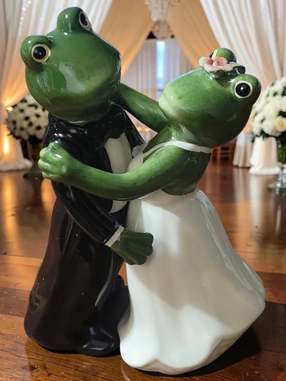 Appletree Design Frog Wedding Bride Groom Salt Pepper Set Cake Topper 2010